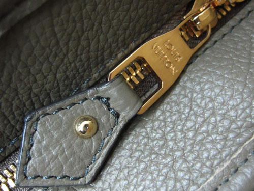 Louis Vuitton replica mahina leather stellar PM M93063 (taupe)