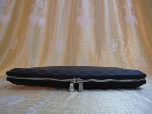 Louis Vuitton replica Damier Graphite canvas laptop sleeve 13