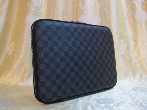 Louis Vuitton replica Damier Graphite canvas laptop sleeve 13