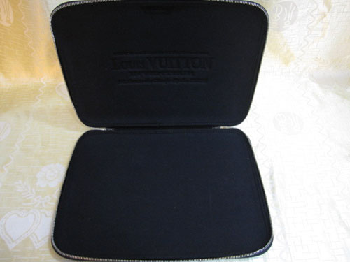 Louis Vuitton replica Damier Graphite canvas laptop sleeve 13