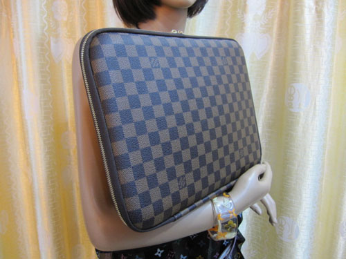 Louis Vuitton replica Damier Ebene canvas laptop sleeve 15