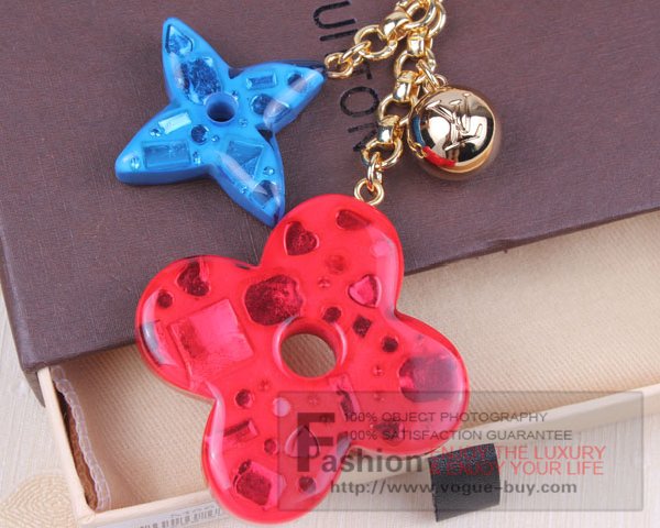 Louis Vuitton replica Glam Flower bag charm M66152F (red)