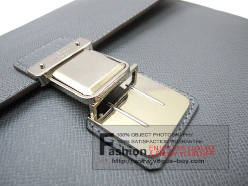 Louis Vuitton replica Taiga Leather Vassili PM M32641(glacier)
