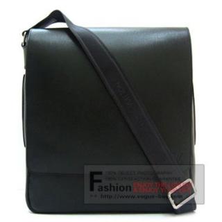 Louis Vuitton replica Taiga Leather Milo messenger bag M32632 (boreal)
