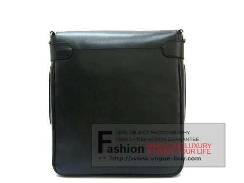 Louis Vuitton replica Taiga Leather Milo messenger bag M32632 (boreal)