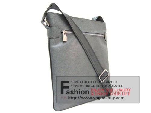 Louis Vuitton replica Taiga Leather Sasha messenger bag M32630 (glacier)
